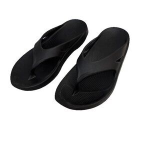 OOFOS Men's OOriginal Recovery M12 Black  Lightweight Thong Flip Flop Sandals